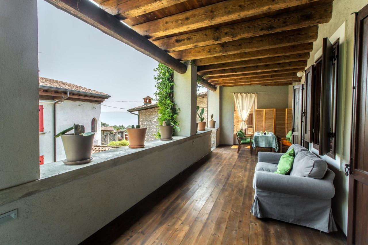 La Loggia - Vista Lago E Terrazza Gardone Riviera Exterior photo